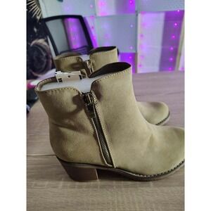 MySoft Women's Beige‎ Suede Ankle Boots Side Zip Block Heel Size 9